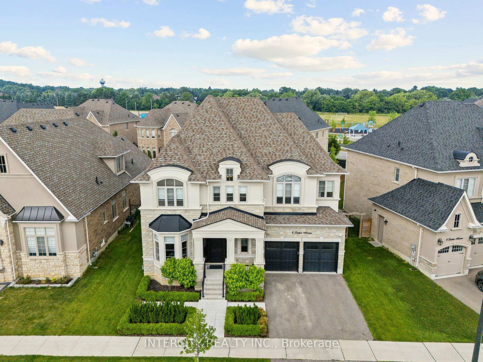 Detached House in Nobleton