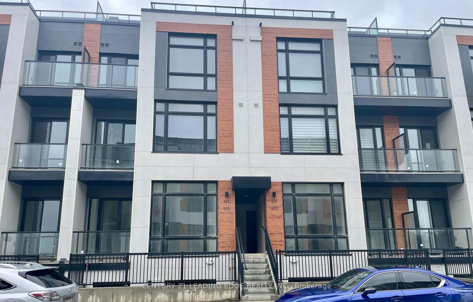 Townhouse, Condo in Rural Richmond Hill