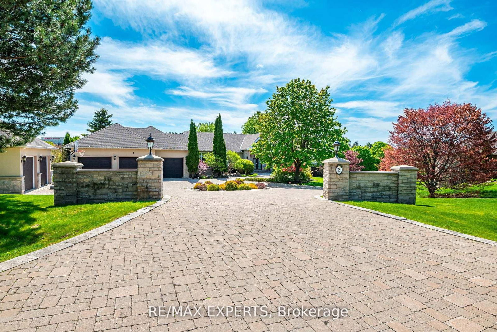 Detached House in Aurora Estates