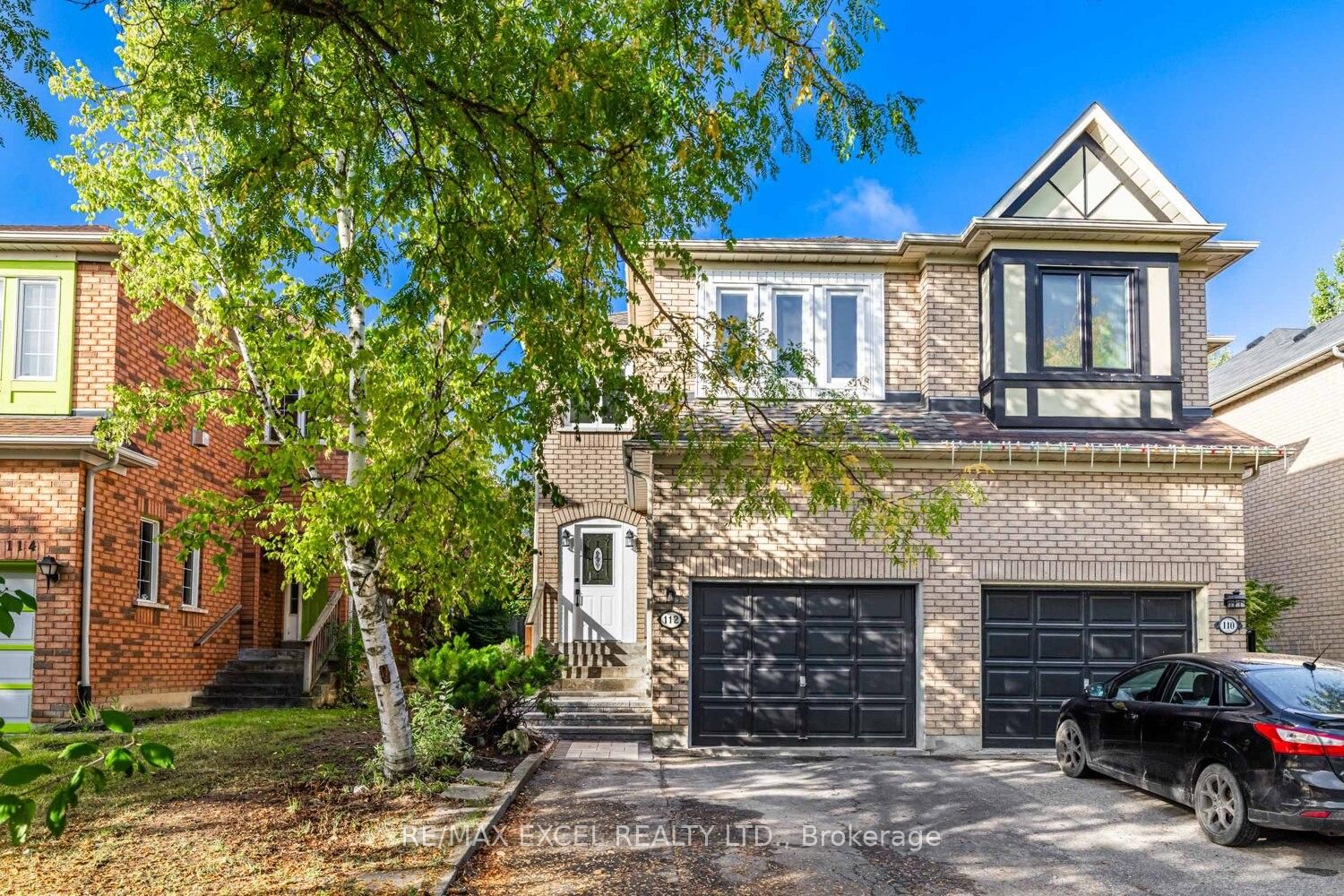 Semi-Detached in Aurora Grove