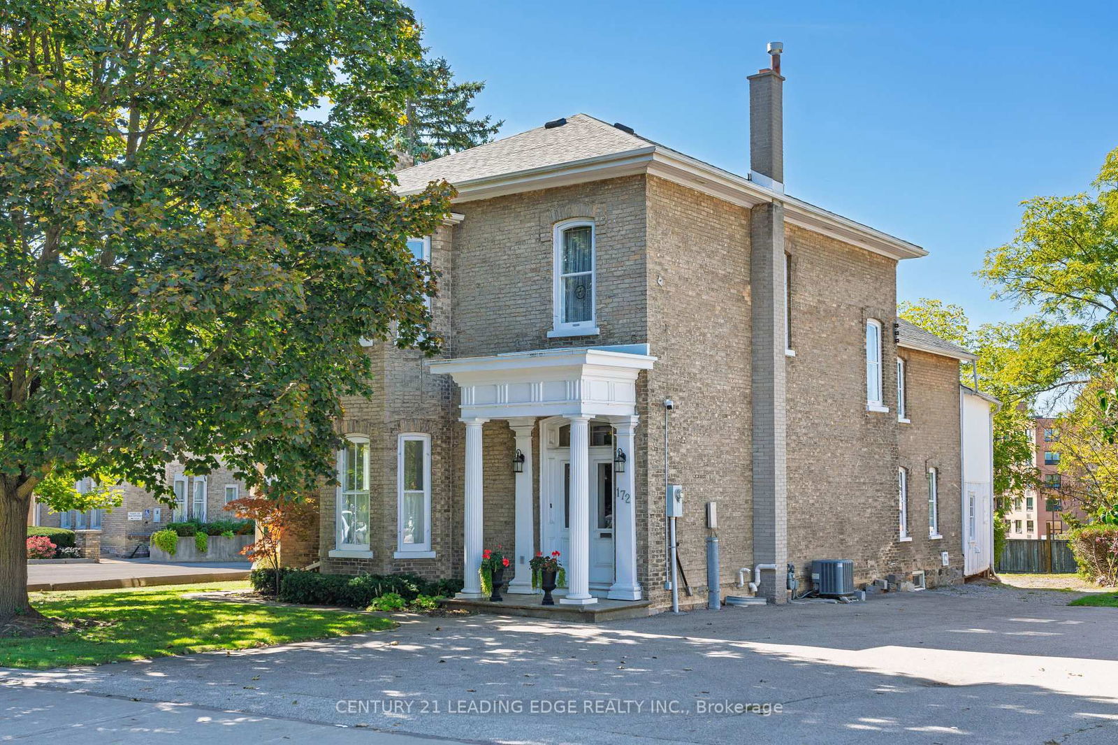 Detached House in Old Markham Village