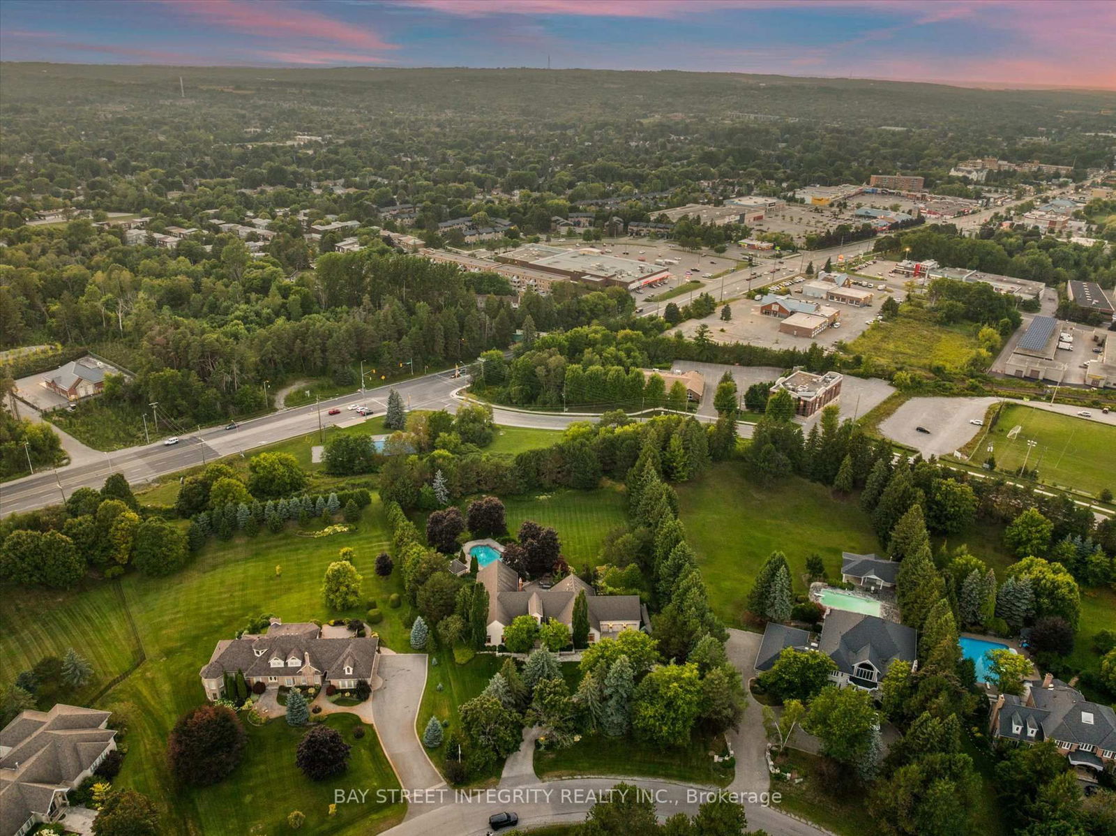 Detached House in Aurora Estates