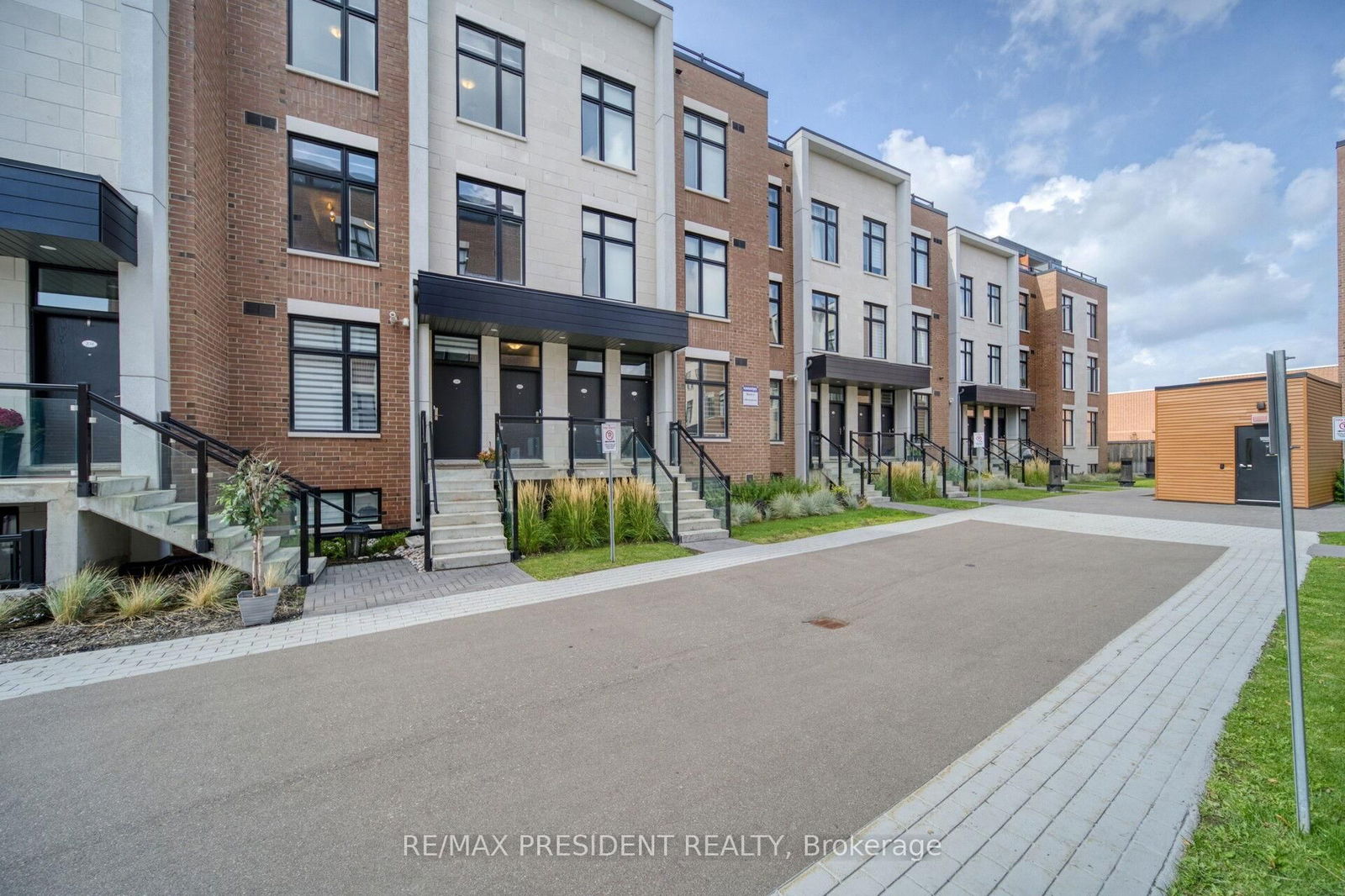 Townhouse, Condo in Sonoma Heights