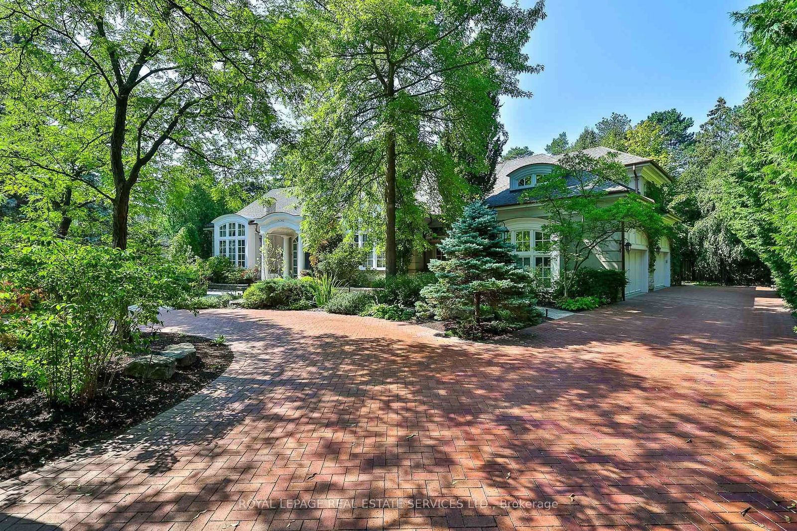 Detached House in Bayview Glen