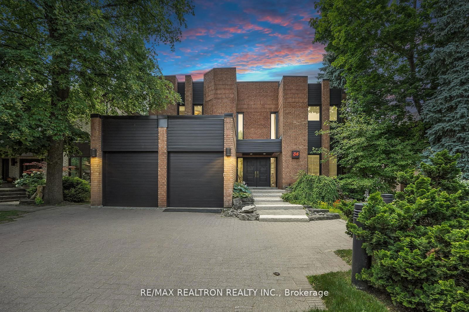 Detached House in Thornlea