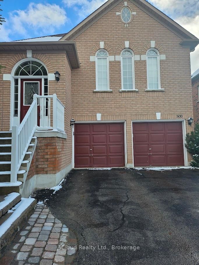 Detached House in Aurora Grove