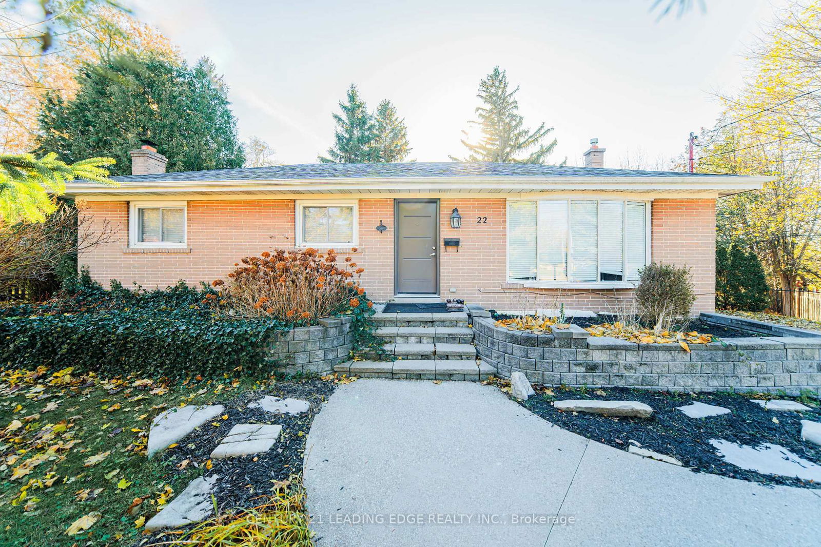 Detached House in Old Markham Village