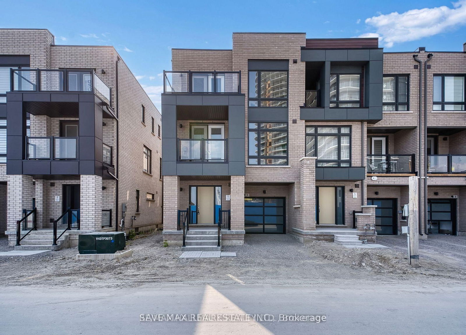 Townhouse in Steeles West Industrial