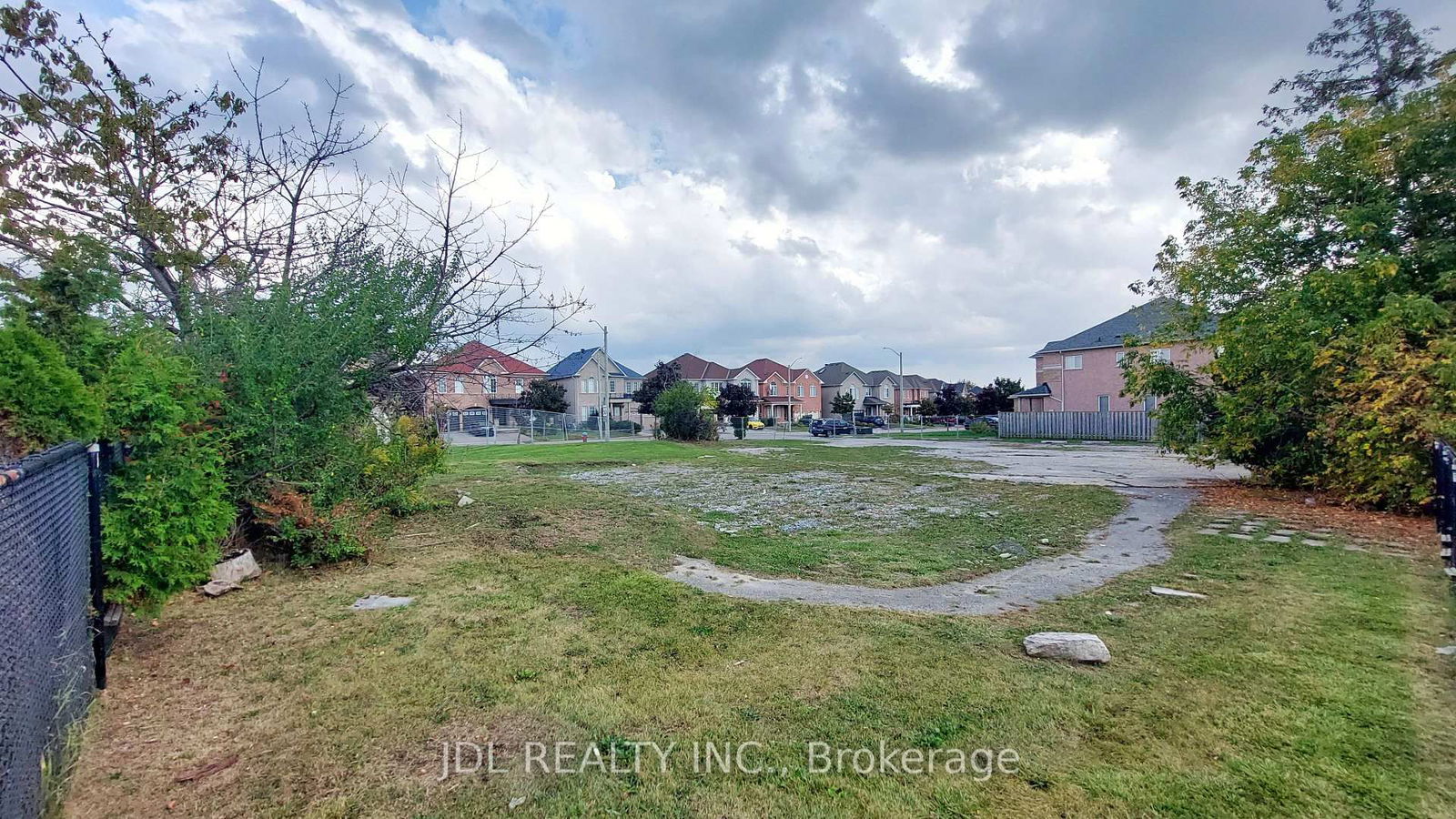 Vacant Land in Rouge Woods