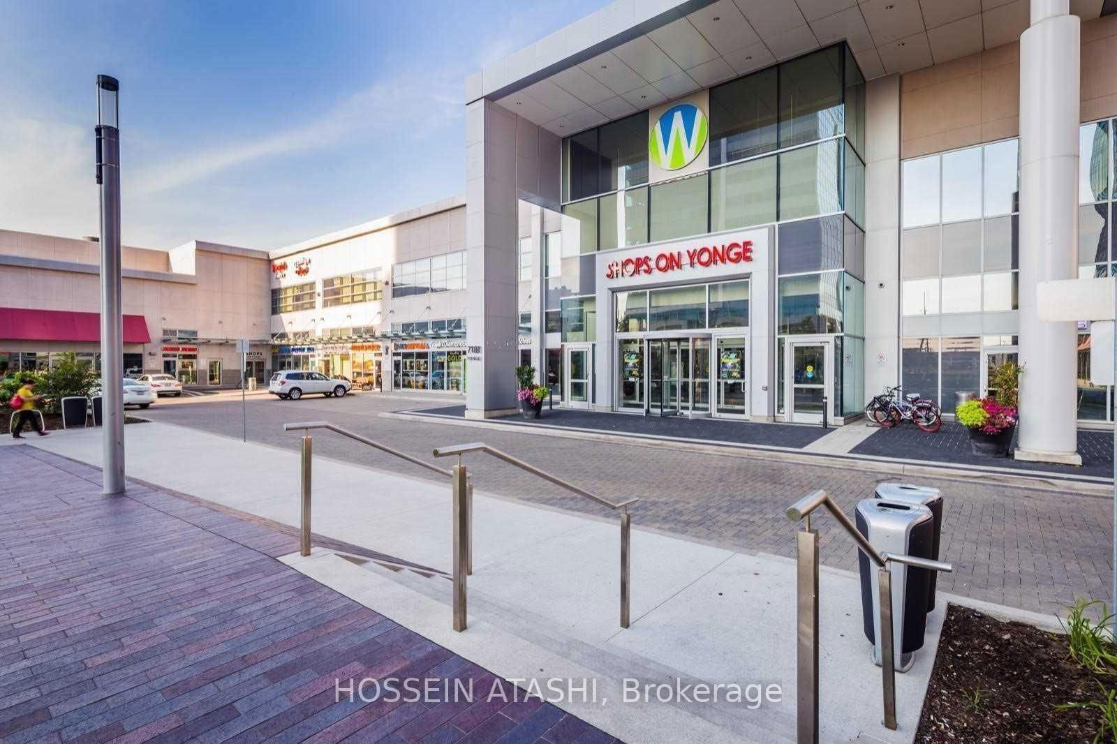 Commercial/Retail in Thornhill