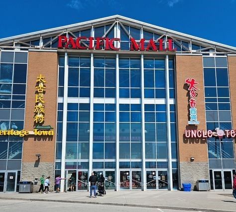 Commercial/Retail in Milliken Mills East