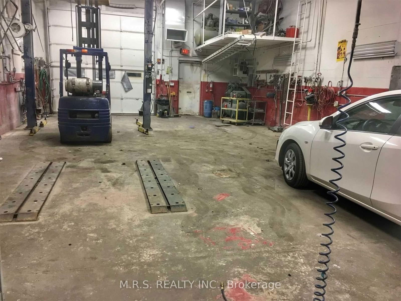 Industrial in Steeles West Industrial