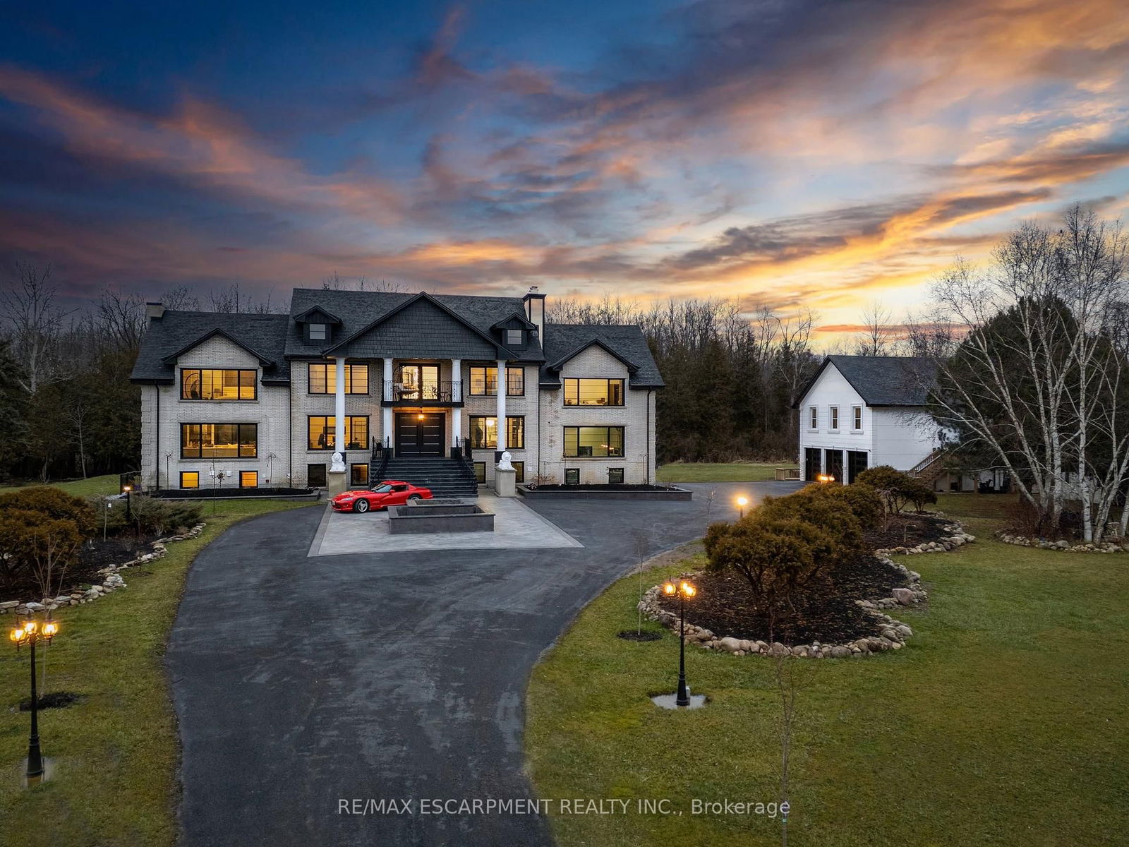 Detached House in Rural Milton West
