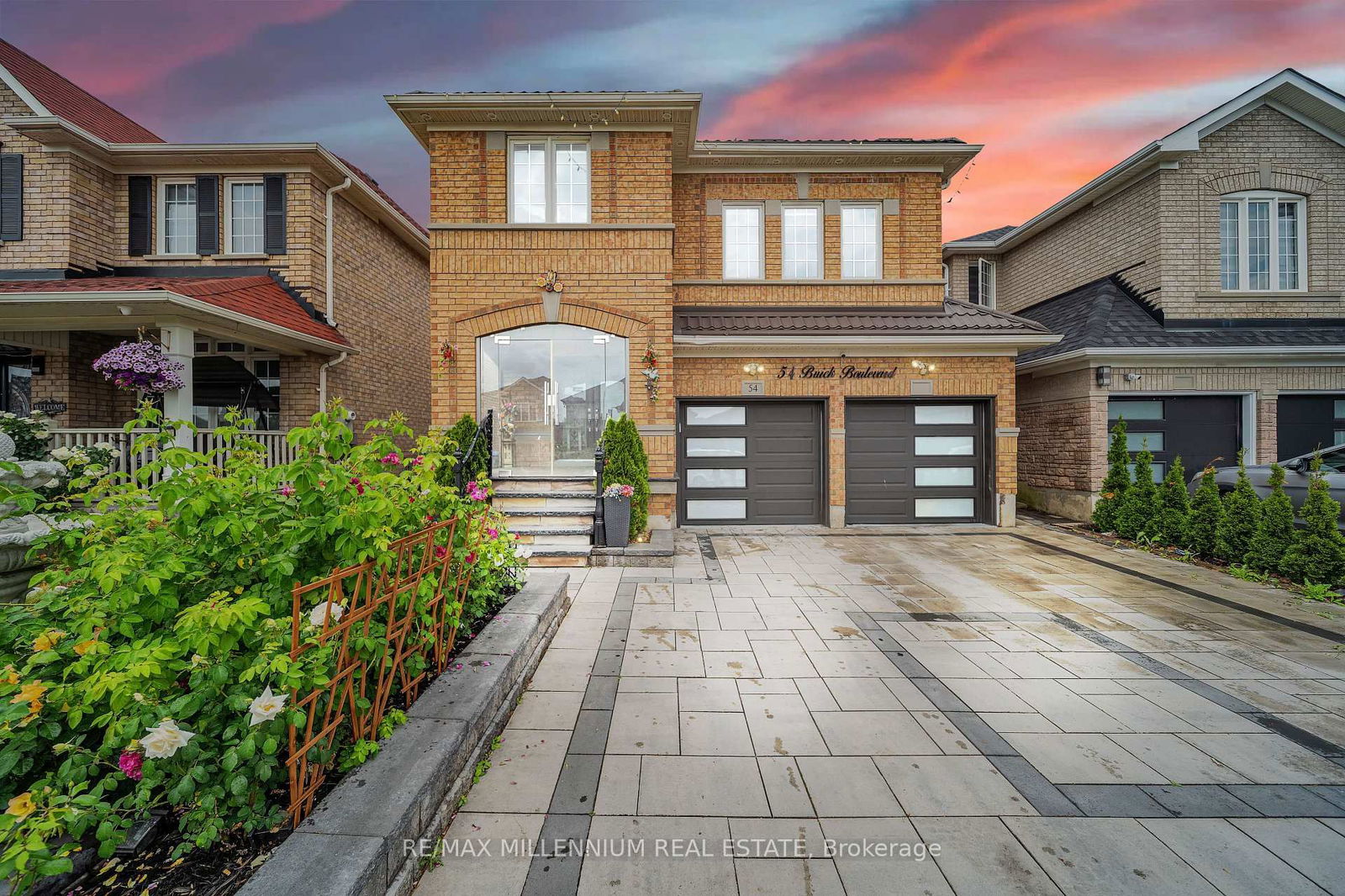 Detached House in Fletcher's Meadow