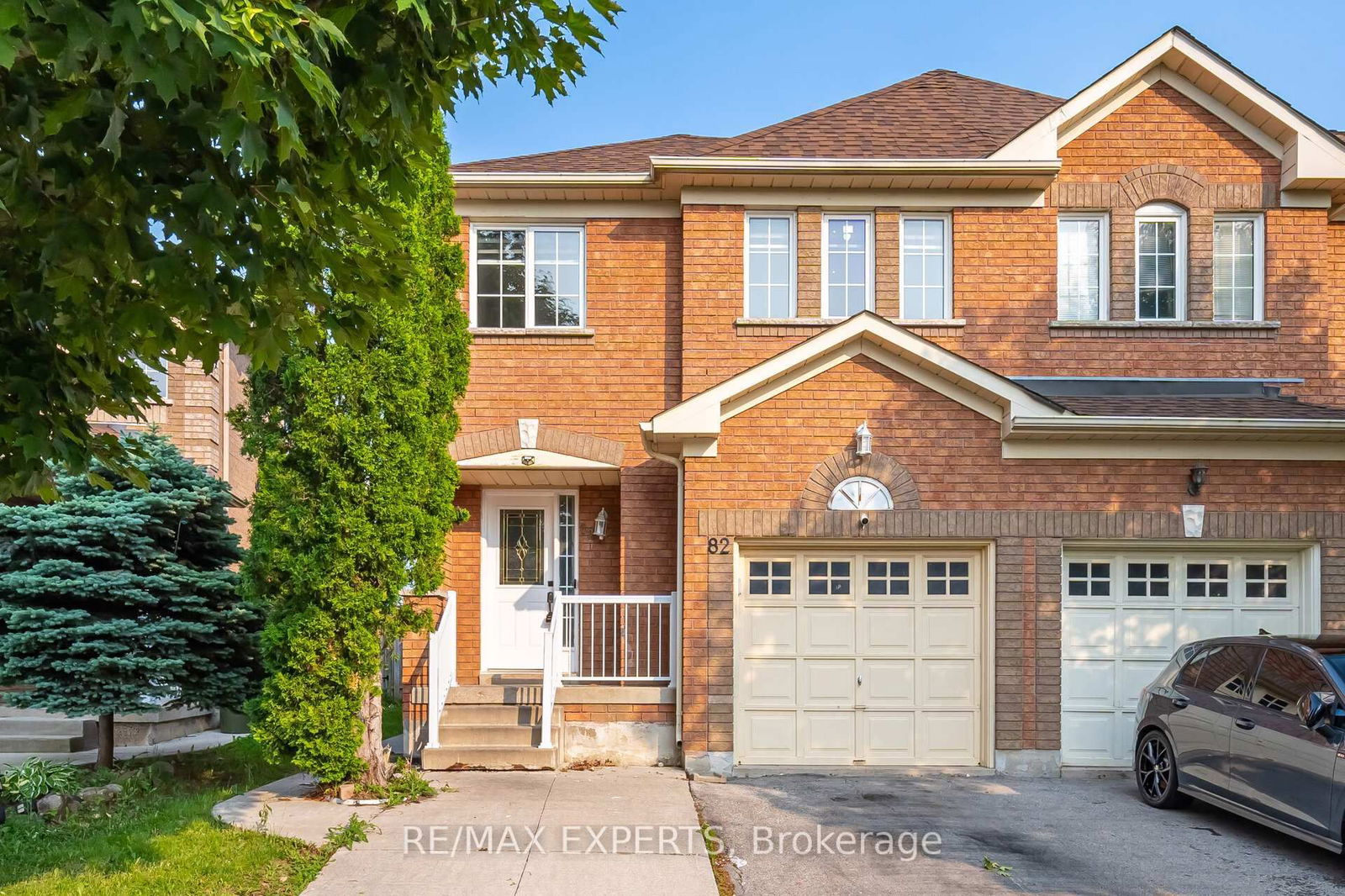 Semi-Detached in Northwest Sandalwood Parkway