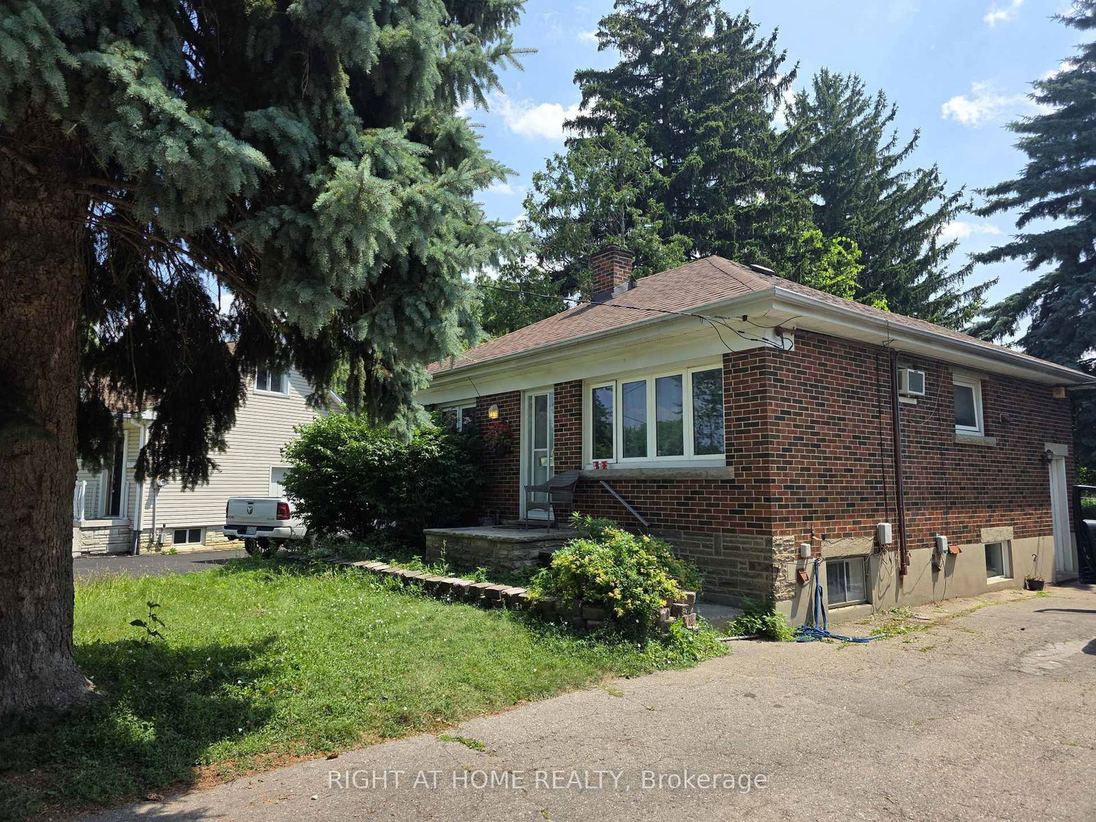 Detached House in Brampton West