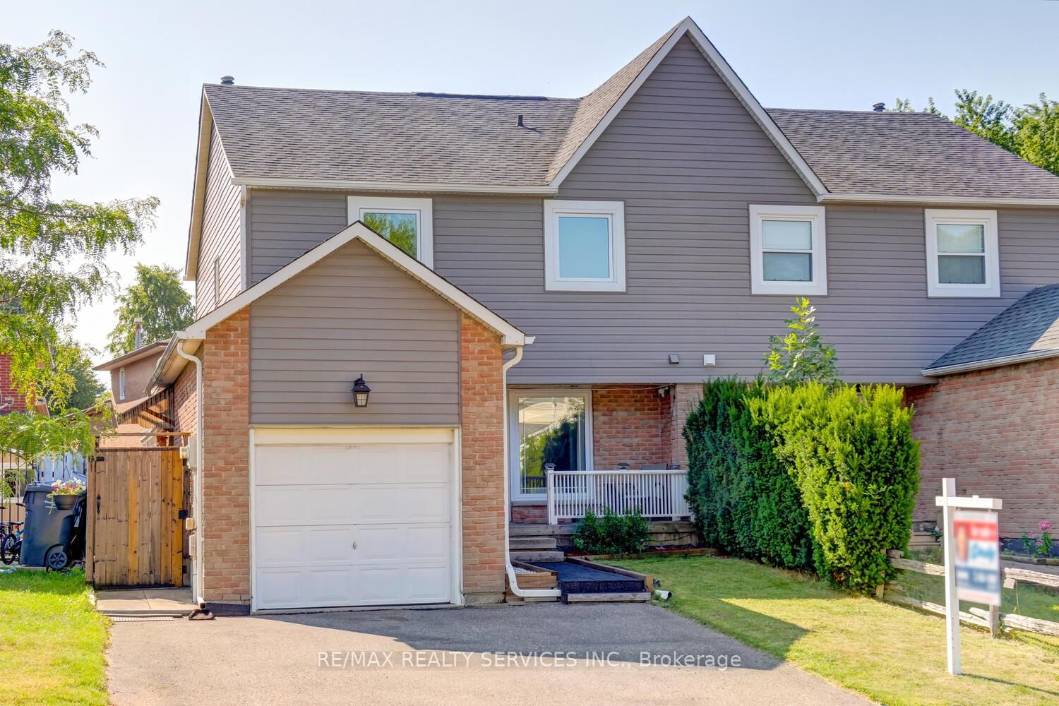 Semi-Detached in Heart Lake East