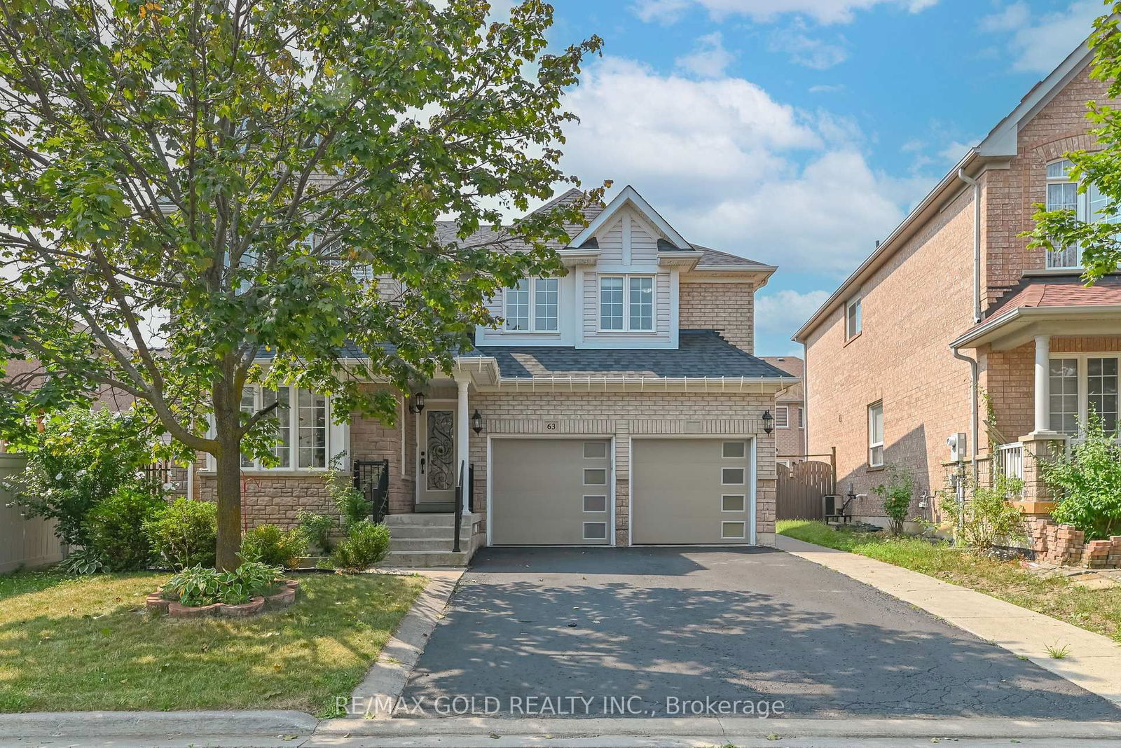 Detached House in Fletcher's Meadow