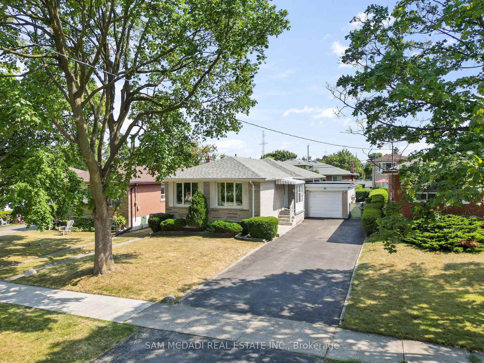 Detached House in Rexdale-Kipling
