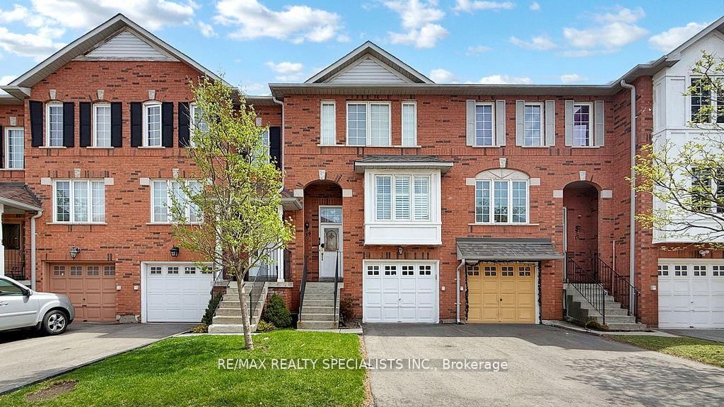 Townhouse, Condo in Brampton North