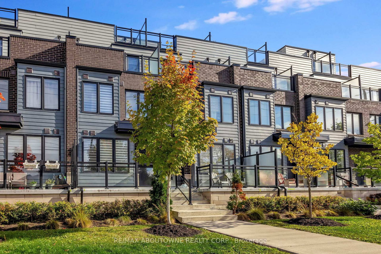 Townhouse, Condo in Clarkson