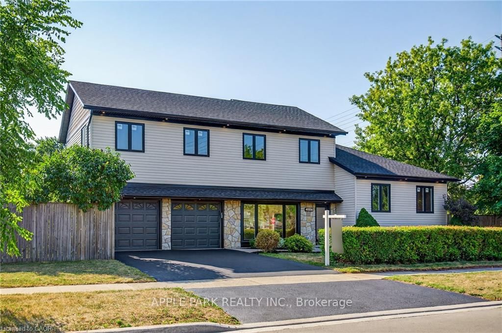 Detached House in Shoreacres