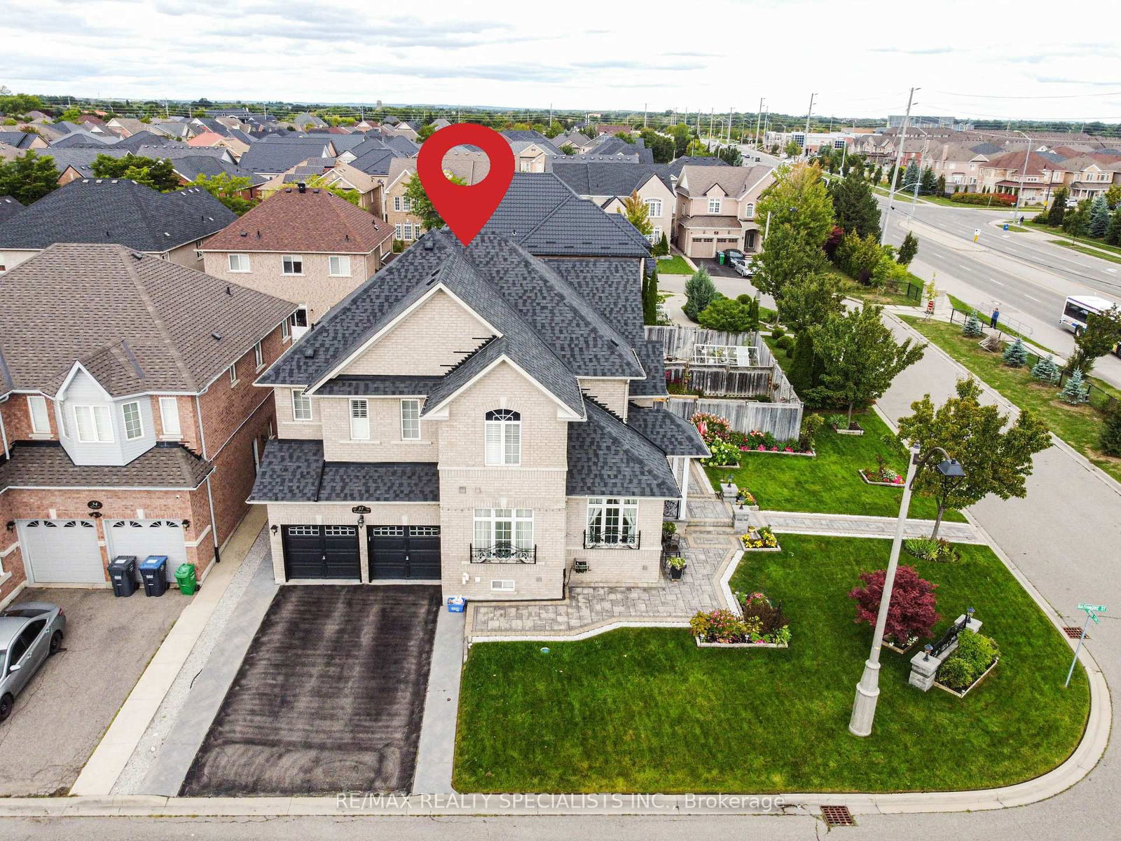 Detached House in Bram East