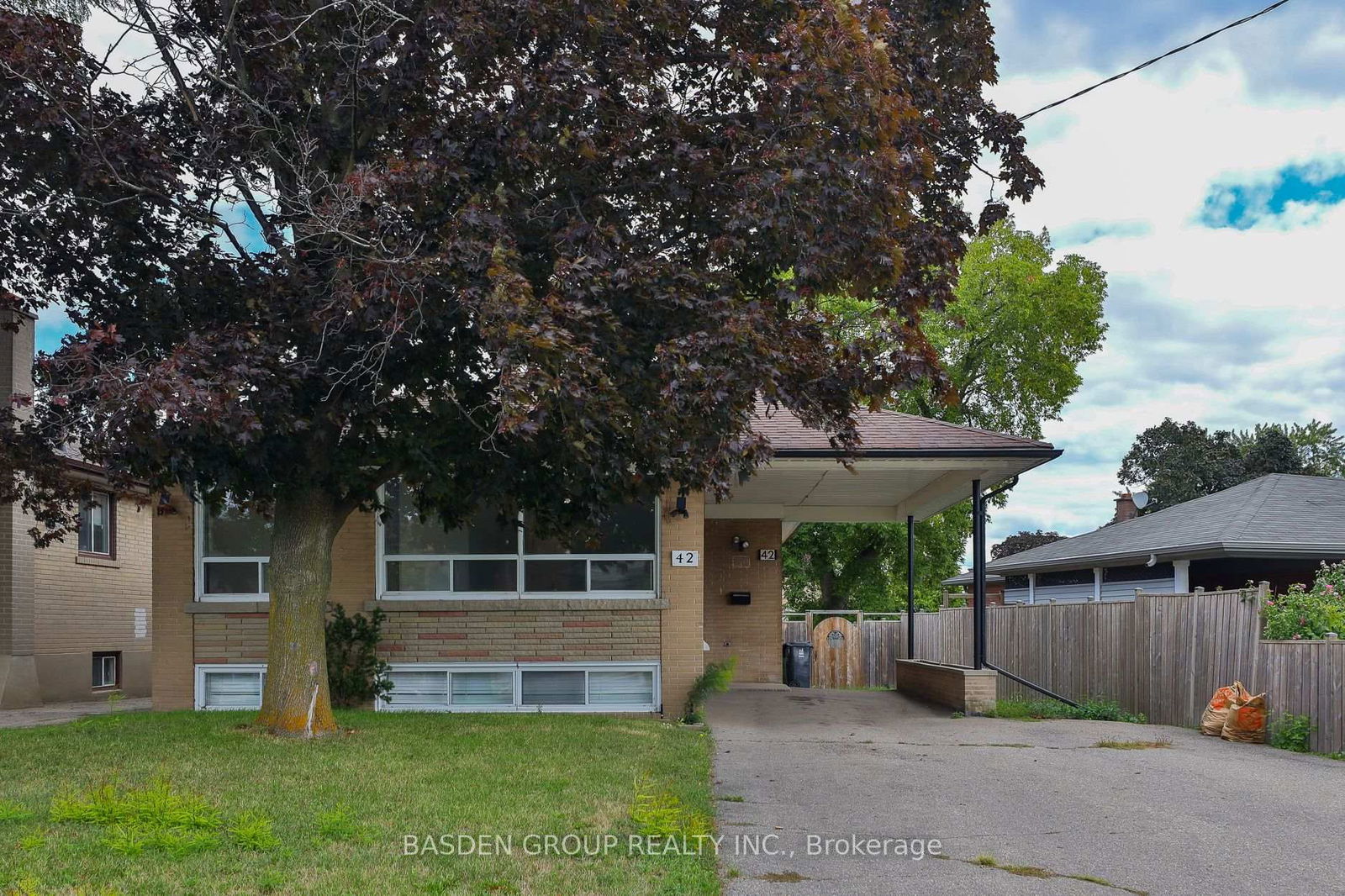 Detached House in Thistletown-Beaumonde Heights