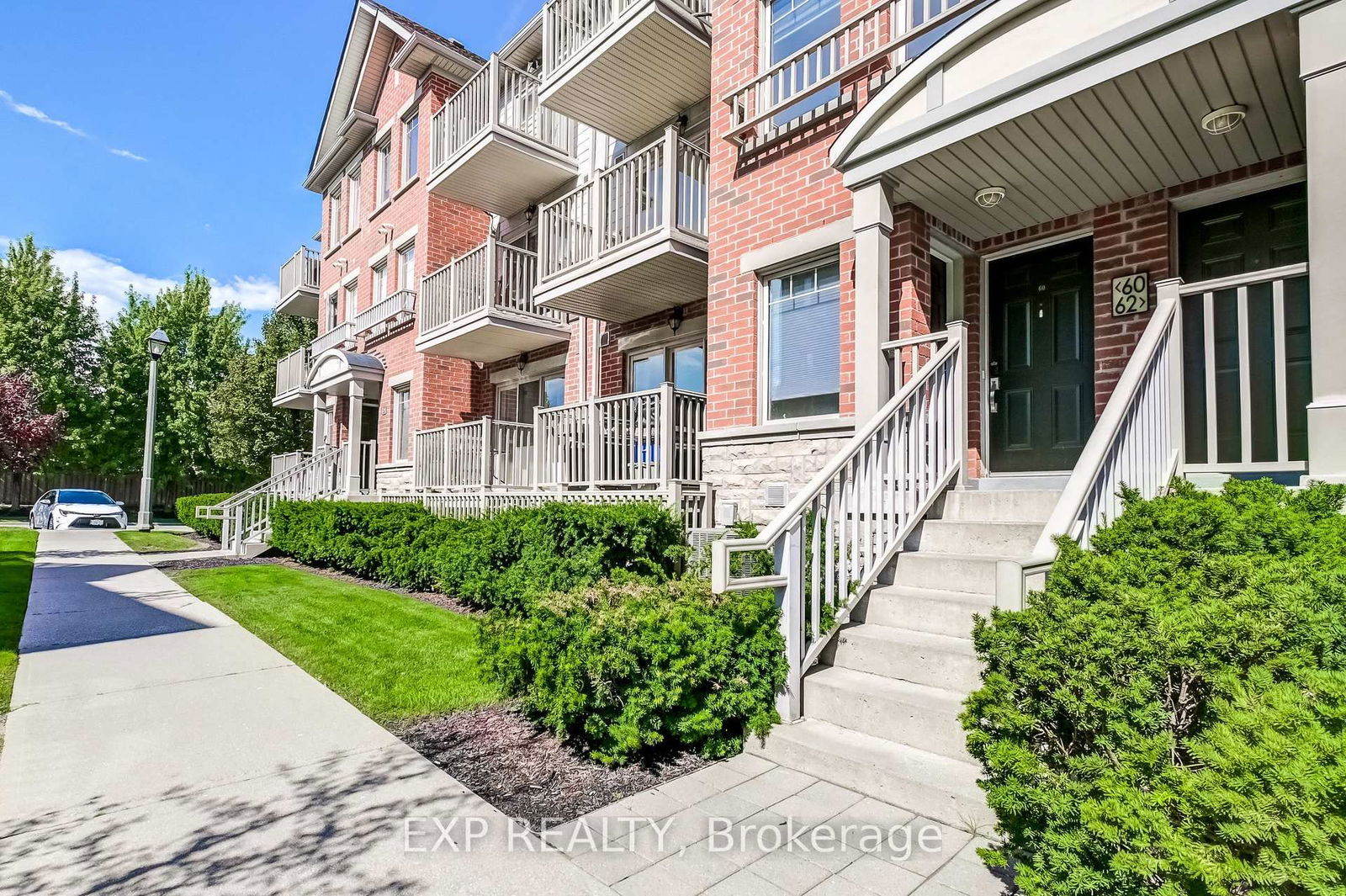 Townhouse, Condo in Churchill Meadows