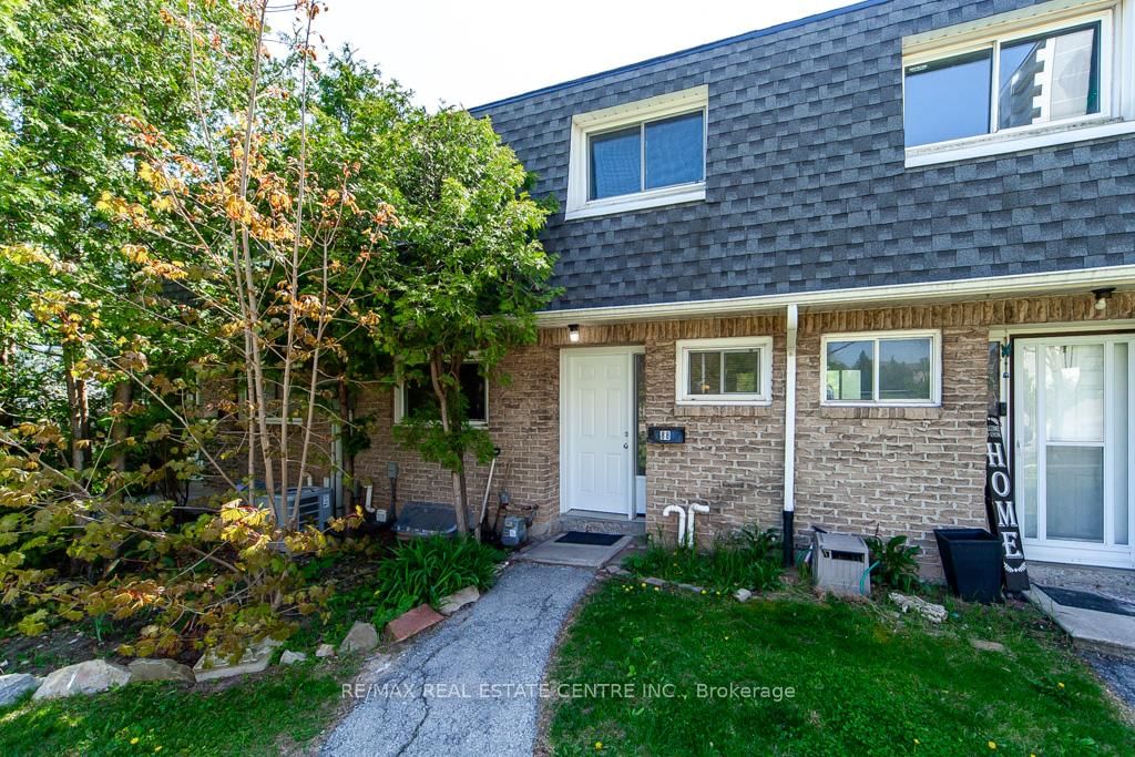 Townhouse, Condo in Brant Hills