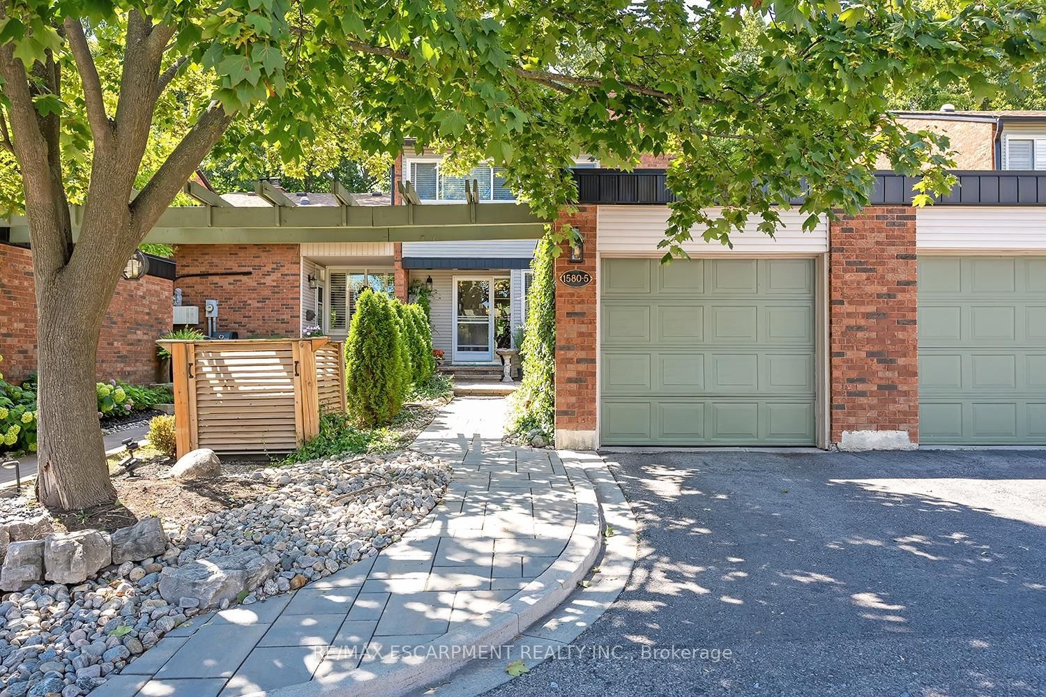 Townhouse, Condo in Tyandaga