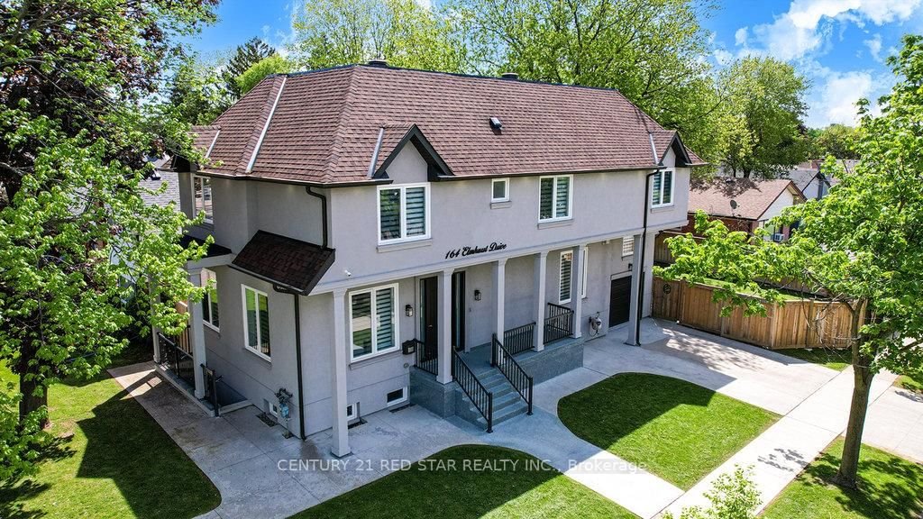 Detached House in Rexdale-Kipling
