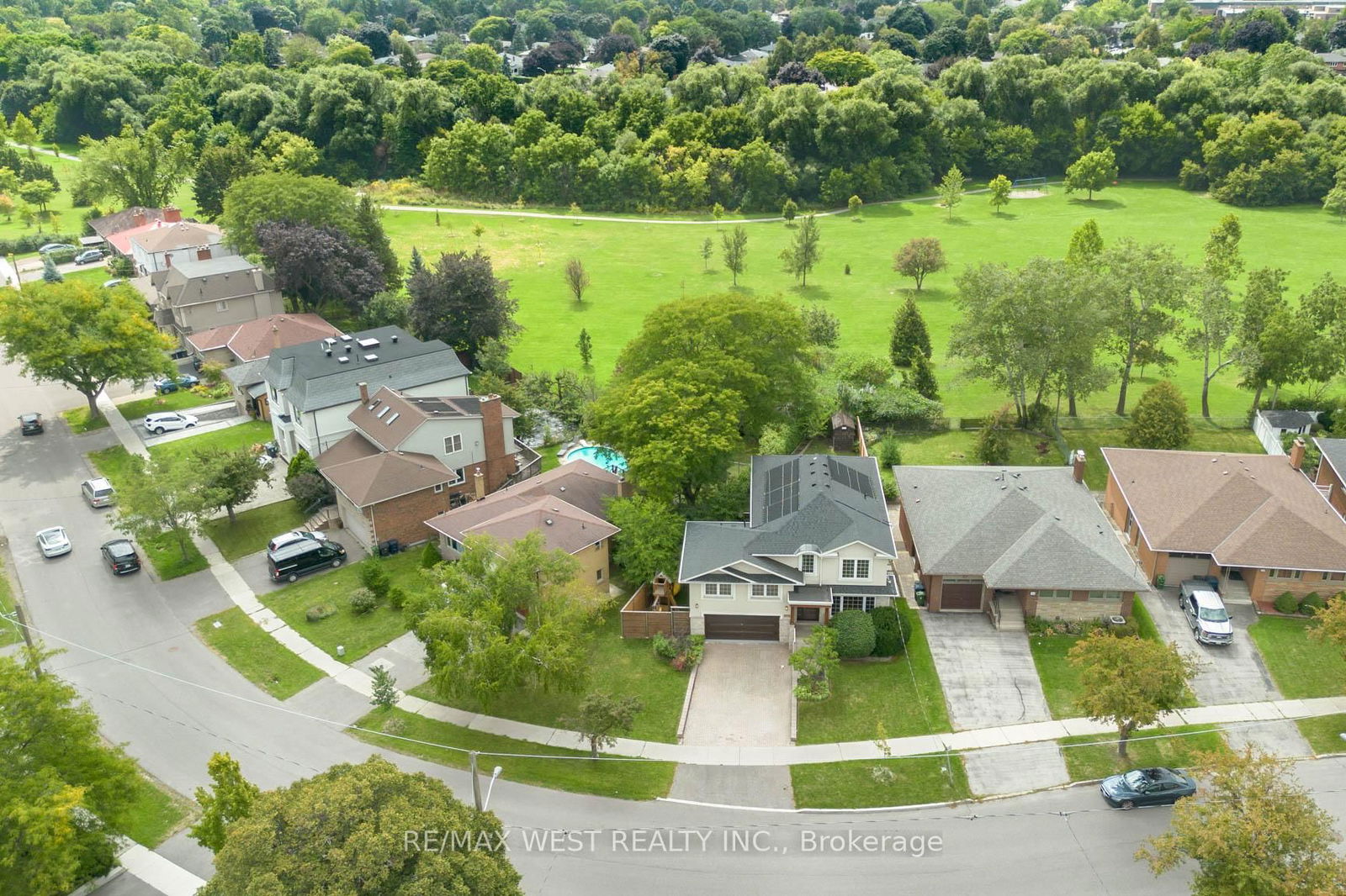 Detached House in Markland Wood
