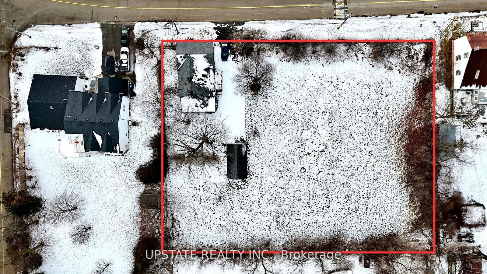 Detached House in Bram West