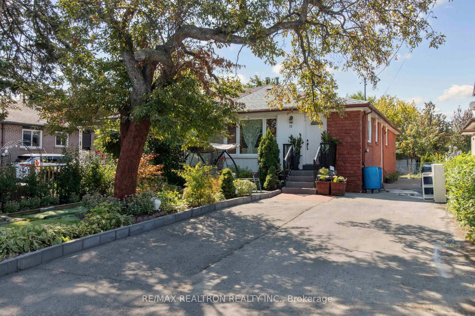 Semi-Detached in Black Creek