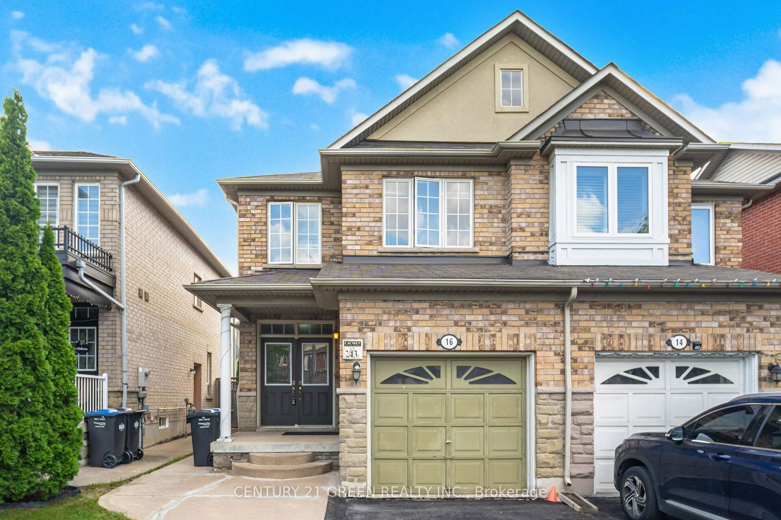 Semi-Detached in Bramalea North Industrial