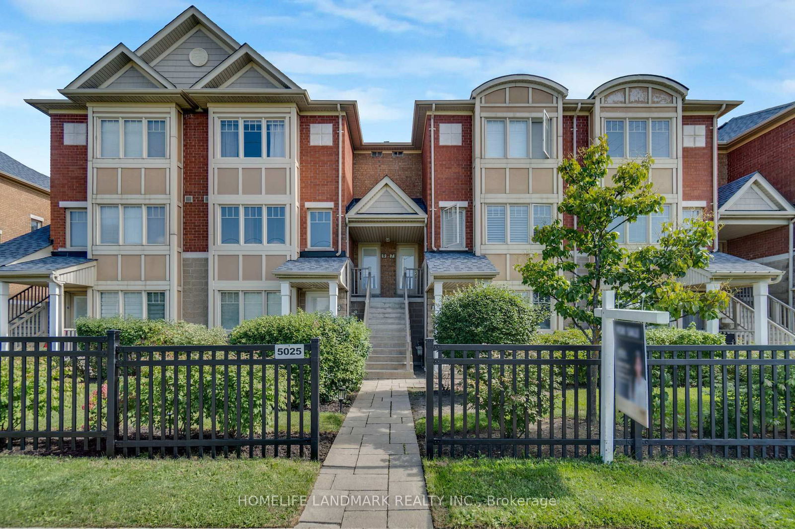 Townhouse, Condo in Churchill Meadows
