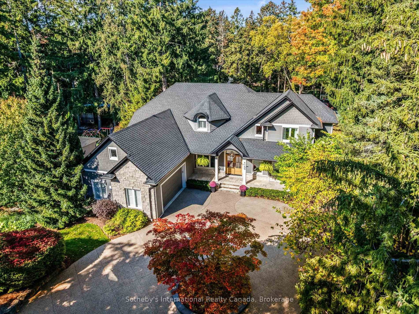 Detached House in Shoreacres