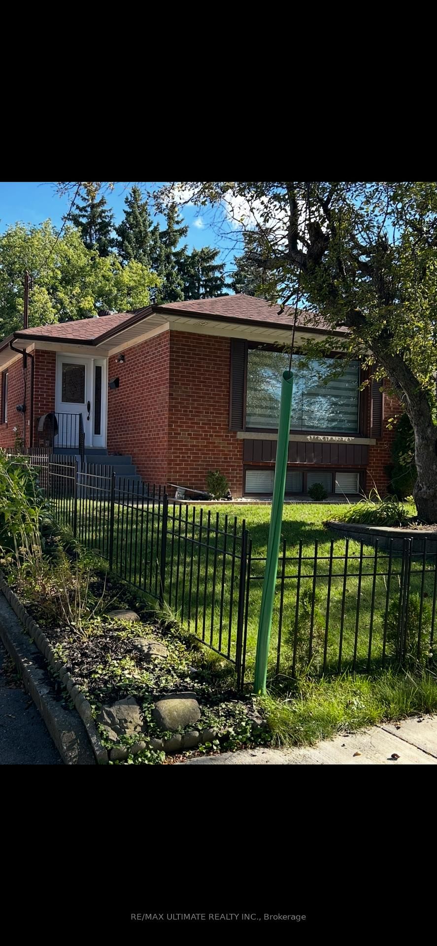 Detached House in Rexdale-Kipling