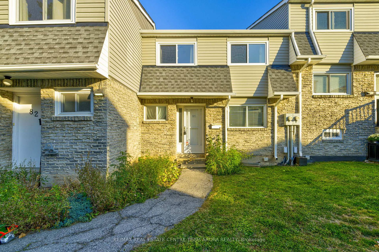 Townhouse, Condo in Brant Hills
