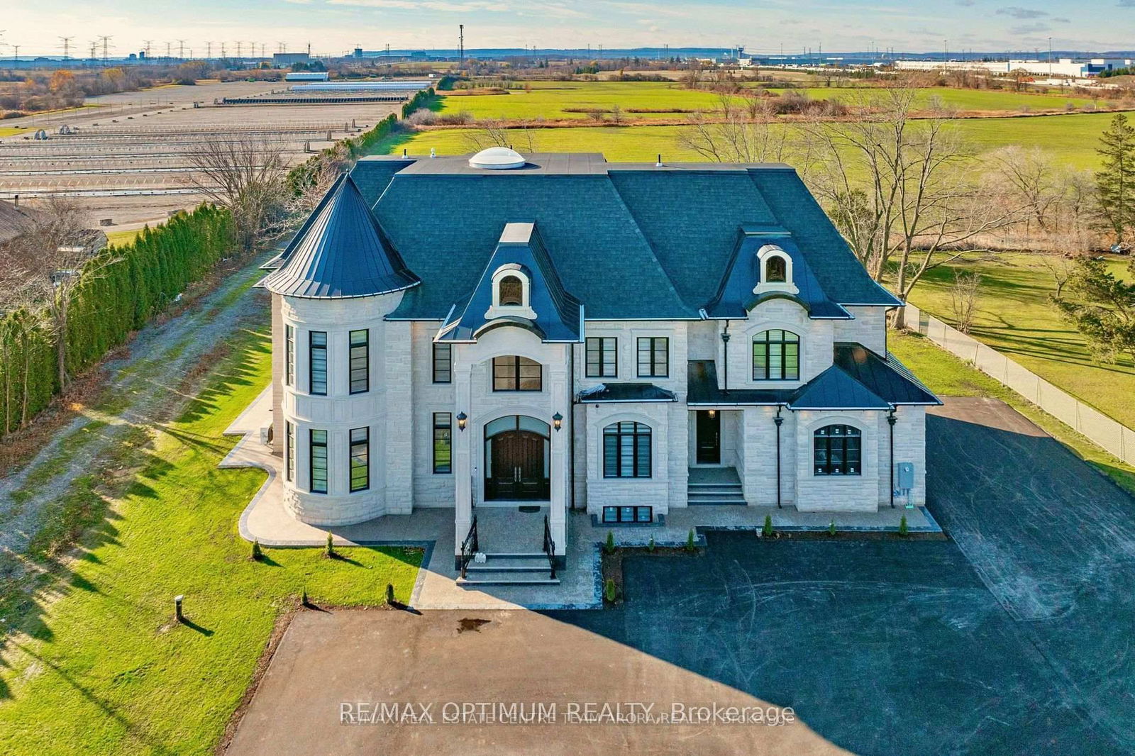 Detached House in Derry Green