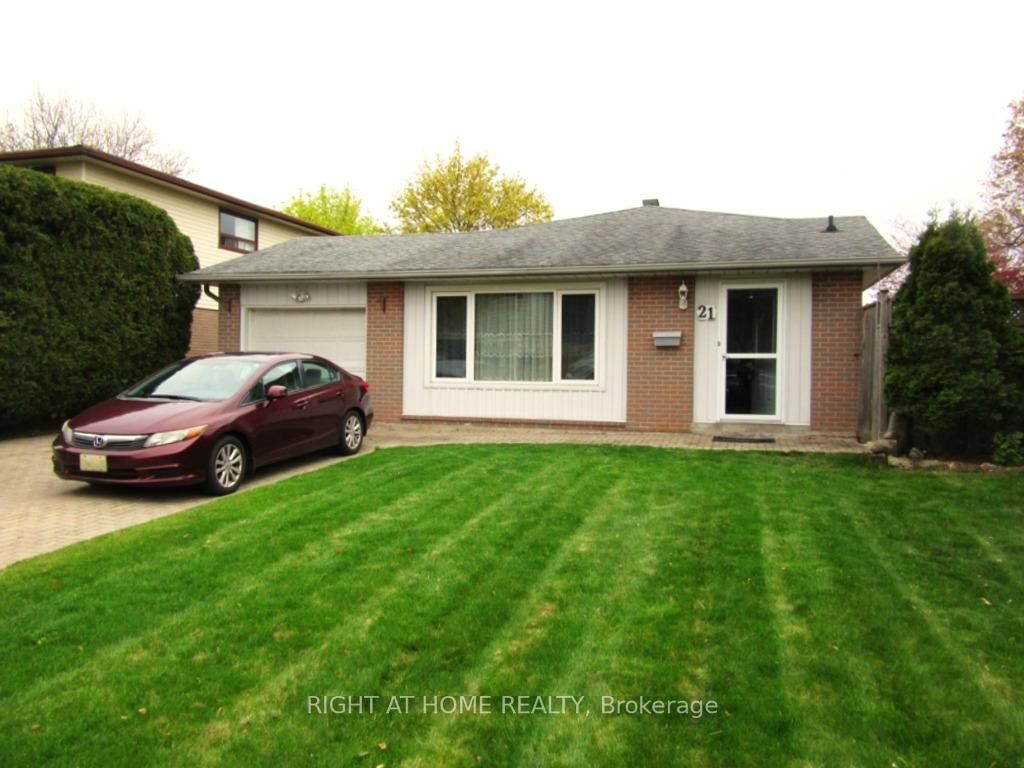 Detached House in Brampton East