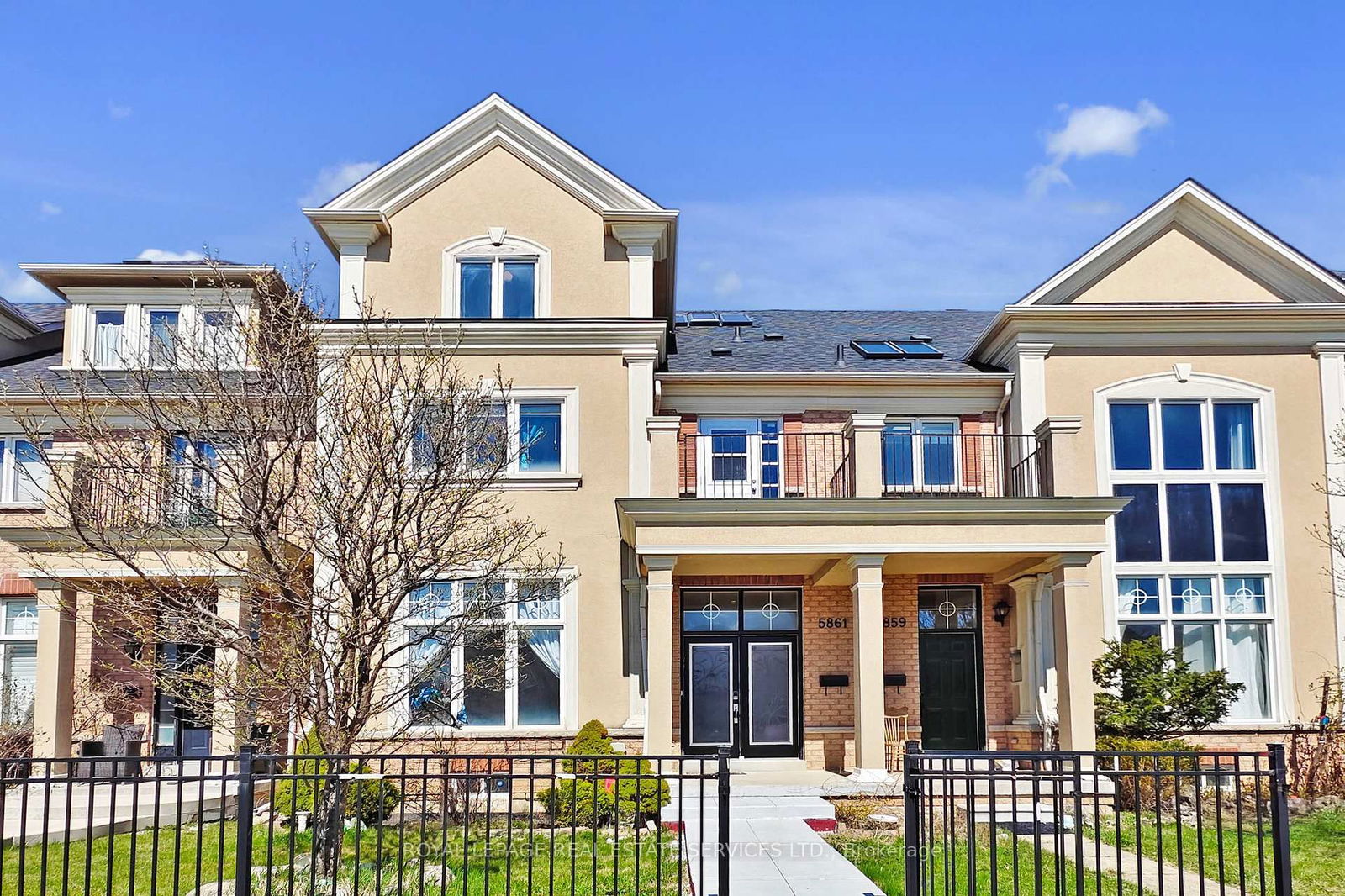 Townhouse in Churchill Meadows