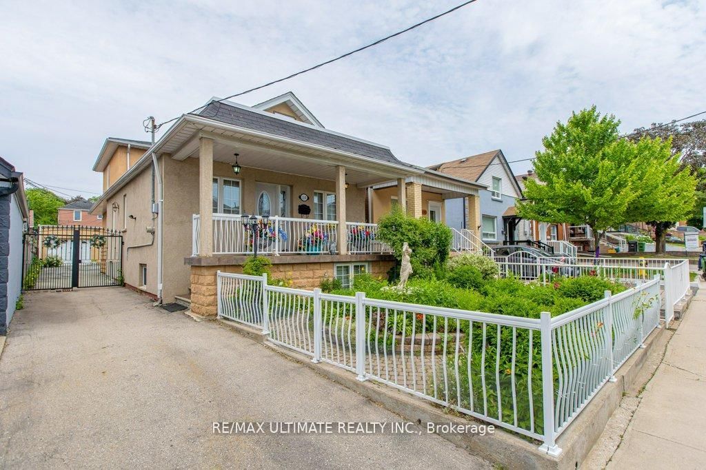 Detached House in Keelesdale-Eglinton West