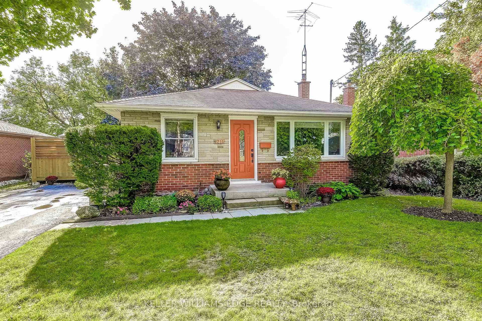 Detached House in Mountainside