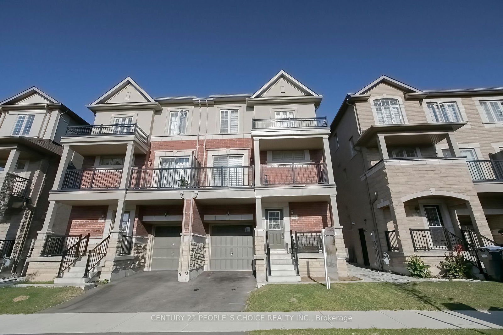 Townhouse in Credit Valley
