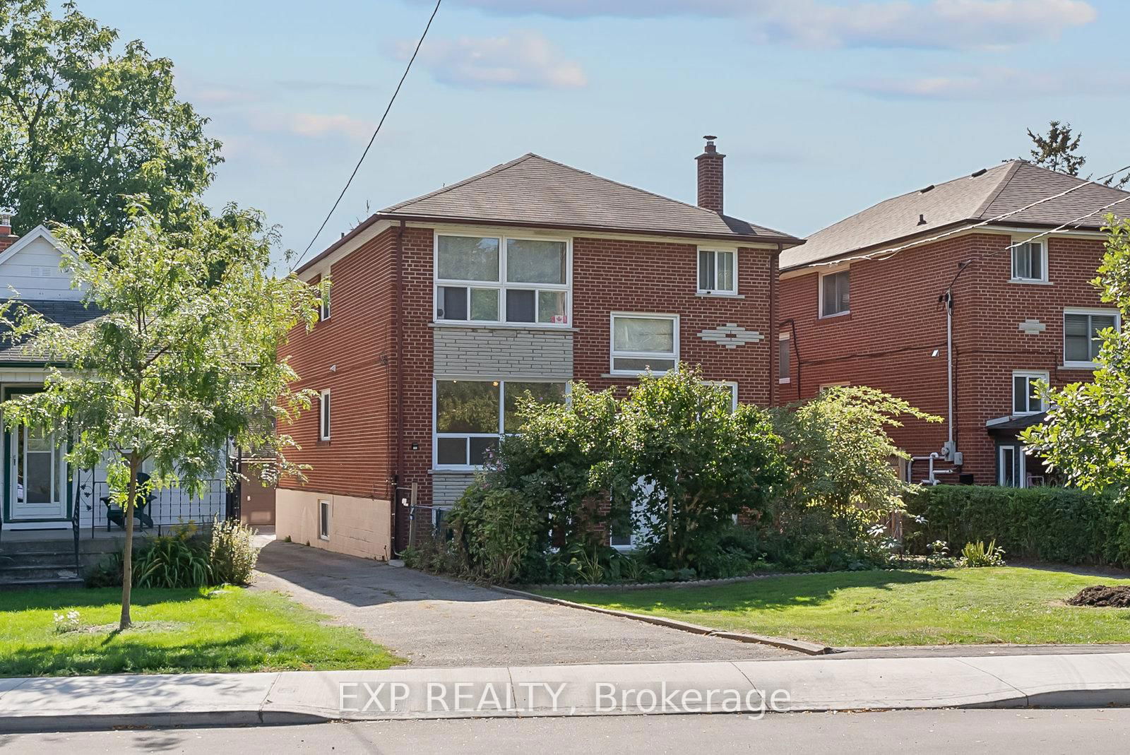 Triplex in Lambton Baby Point