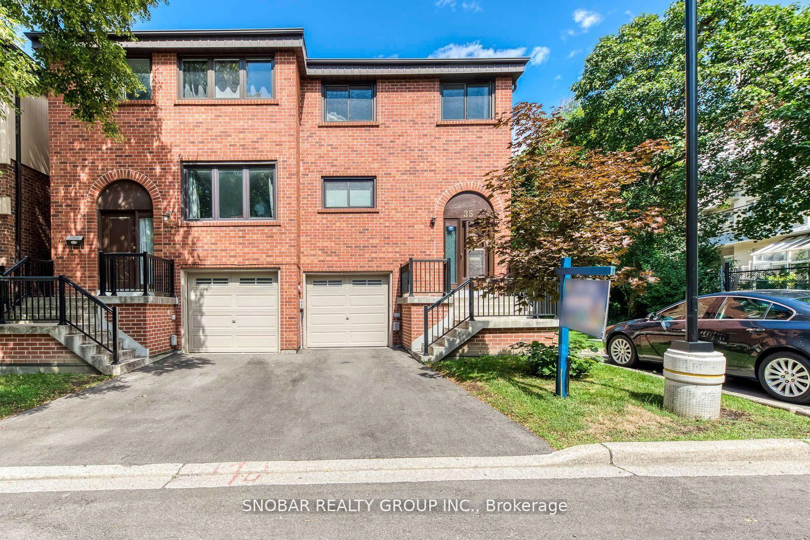 Townhouse, Condo in Kingsview Village-The Westway
