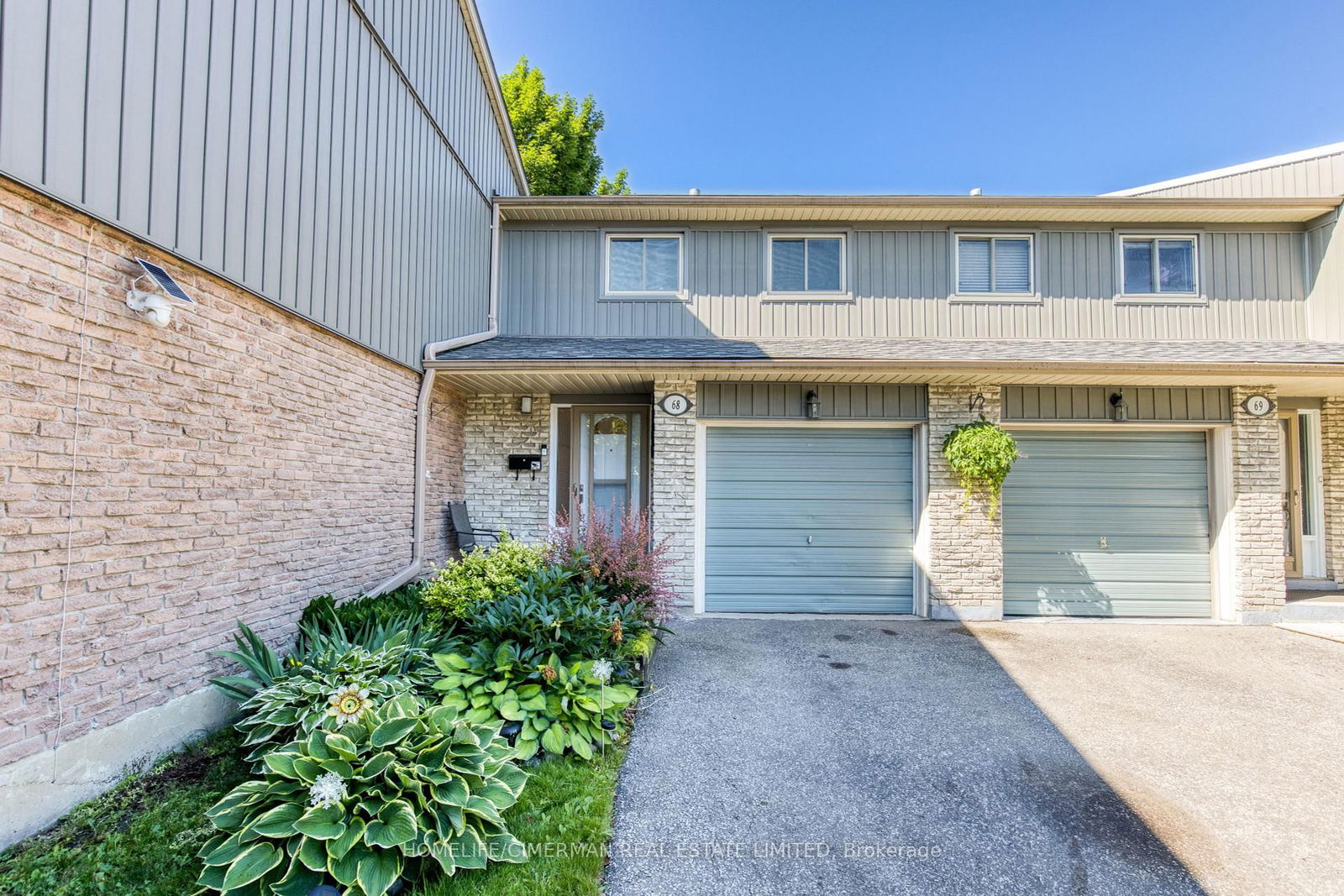 Townhouse, Condo in Fairview