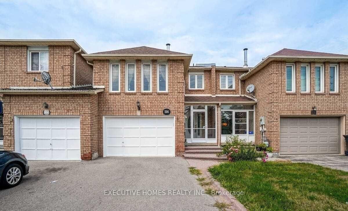 Townhouse in Heart Lake